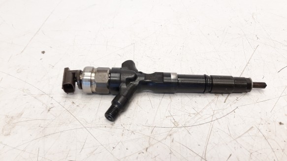 Recambio de inyector para toyota land cruiser (j12) 2002-2009 3.0 turbodiesel referencia OEM IAM 2367030080  