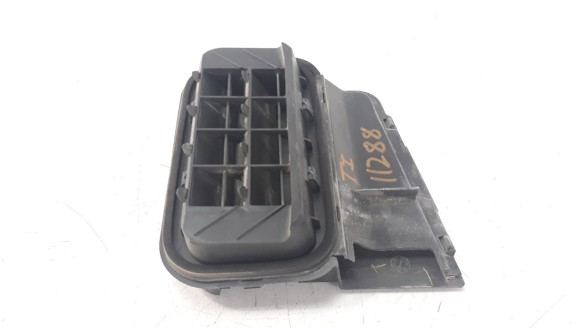 Recambio de moldura para toyota hilux (kun) 2005-2016 referencia OEM IAM 629980K110  