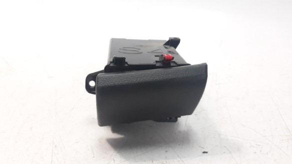 Recambio de moldura para toyota hilux (kun) 2005-2016 referencia OEM IAM 66995KK040 55628KK040 