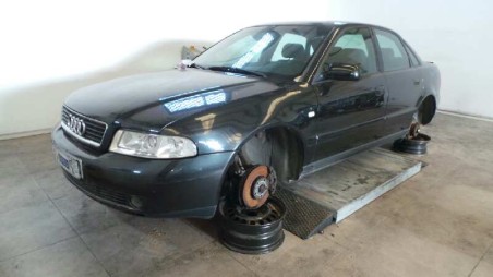 audi a4 berlina (b5) 1999-2000 del año 2004