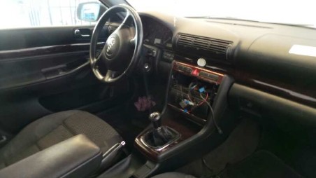 audi a4 berlina (b5) 1999-2000 del año 2004