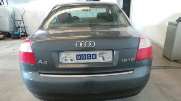 audi a4 berlina (8e) 2000-2004 del año 2002