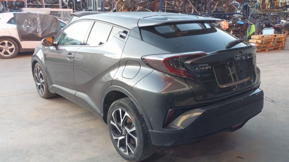 toyota c-hr 2016- del año 2019