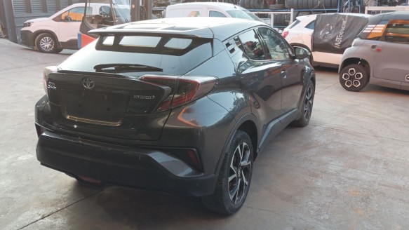 toyota c-hr 2016- del año 2019