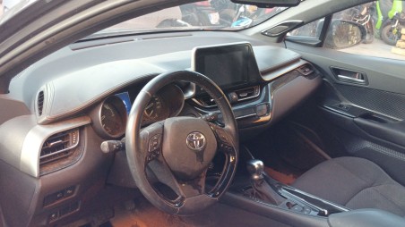 toyota c-hr 2016- del año 2019