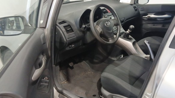 toyota auris (_e15_) 2006-2012 del año 2010