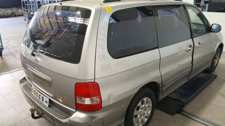 kia carnival ii (gq) 1999-2007 del año 2004
