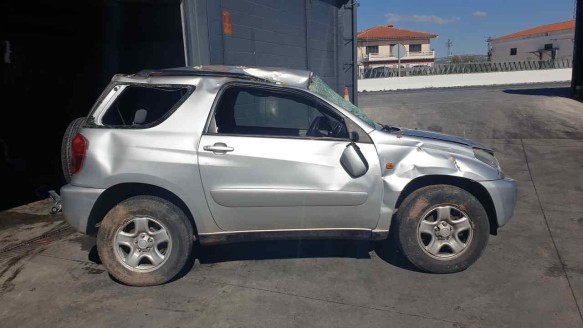 toyota rav 4 (a2) 2000-2006 del año 2001