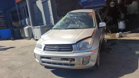 toyota rav 4 (a2) 2000-2006 del año 2001