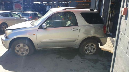 toyota rav 4 (a2) 2000-2006 del año 2001