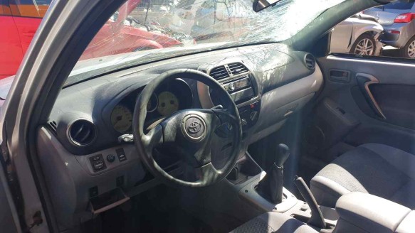 toyota rav 4 (a2) 2000-2006 del año 2001