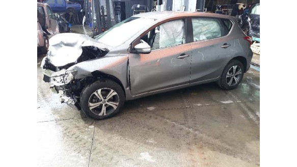 nissan pulsar (c13) 2014-2018 del año 2016