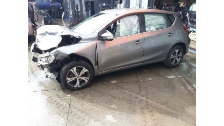 nissan pulsar (c13) 2014-2018 del año 2016