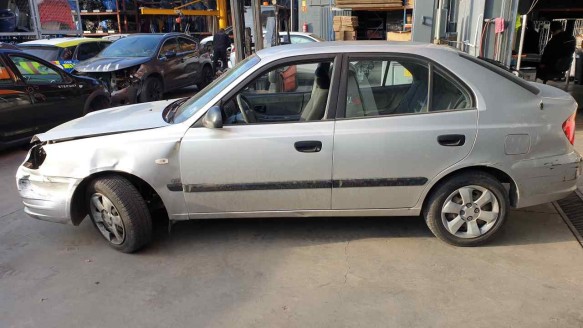 hyundai accent (lc) 1999-2010 del año 2003