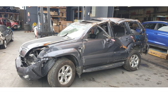 toyota land cruiser (j12) 2002-2009 del año 2004