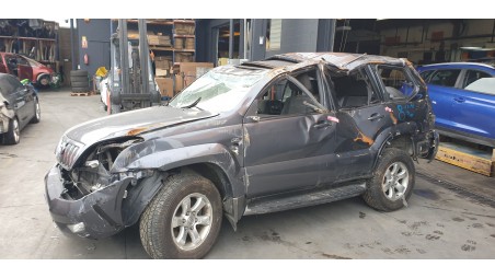 toyota land cruiser (j12) 2002-2009 del año 2004