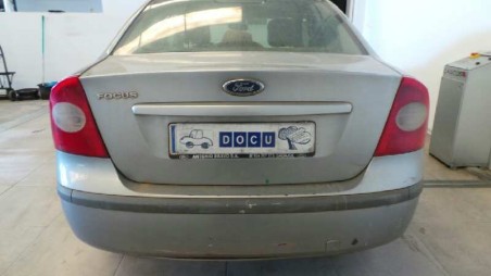 ford focus berlina (cap) 2004-2007 del año 2005