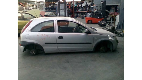 opel corsa c 2000-2003 del año 2001
