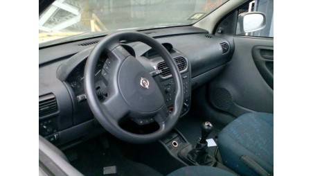 opel corsa c 2000-2003 del año 2001