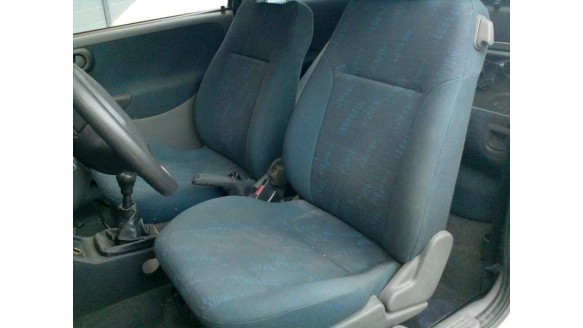 opel corsa c 2000-2003 del año 2001