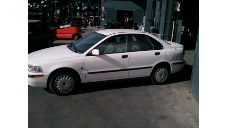 volvo s40 berlina 1995-2005 del año 2000