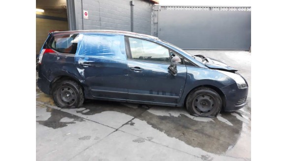 peugeot 5008 2009-2017 del año 2013