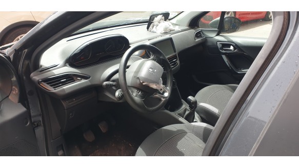 peugeot 208 2012-2019 del año 2015