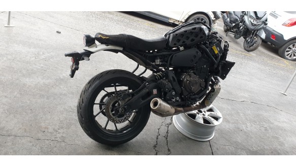 yamaha xsr 700 2015- del año 2022