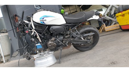 yamaha xsr 700 2015- del año 2022