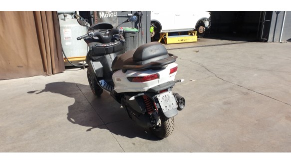 piaggio (vespa) mp3 400 hpe 2021- del año 2022