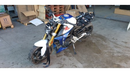 bmw f 900 r 2019- del año 2022