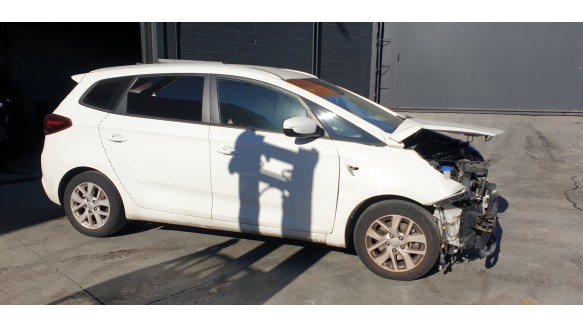 kia carens ( ) 2013- del año 2017