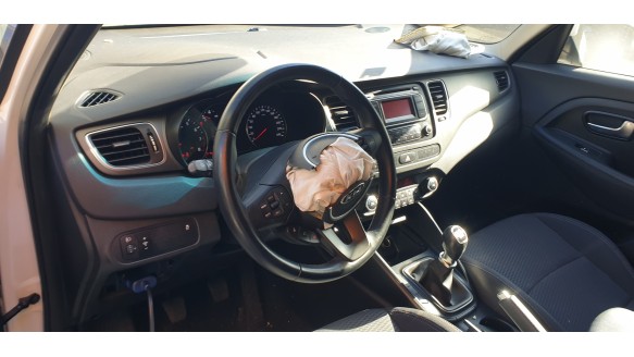 kia carens ( ) 2013- del año 2017