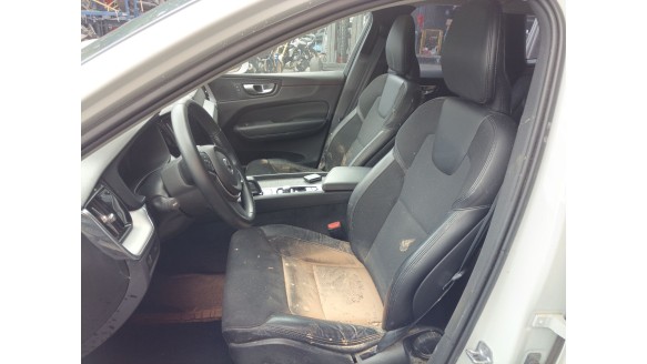 volvo xc60 ii (246) 2017- del año 2021