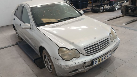 mercedes-benz clase c (w203) 2000-2007 del año 2004