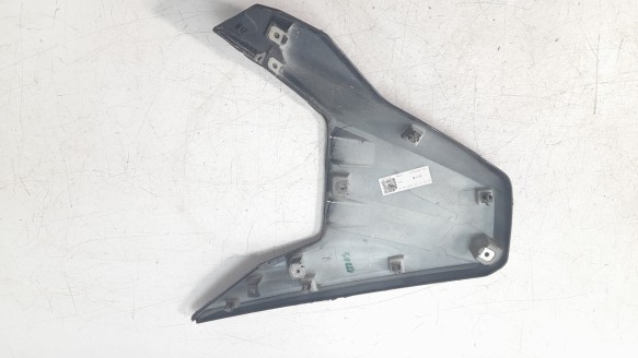 Recambio de carenado delantero derecho para bmw c - c 400 x referencia OEM IAM 46638388930  