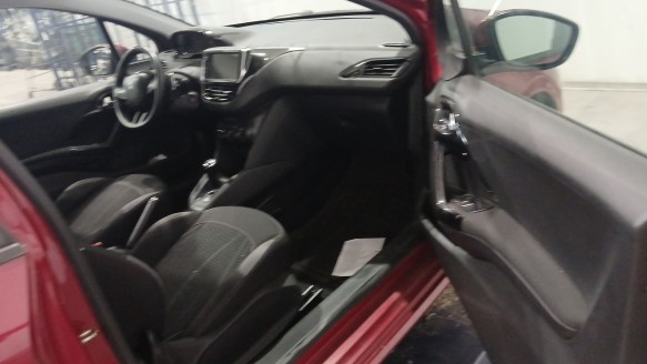 peugeot 208 i (ca_, cc_) 2012- del año 2012