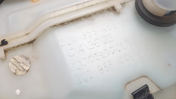 Recambio de deposito limpia para skoda scala (nw) 2019- 1.0 tsi referencia OEM IAM 2Q0955453  