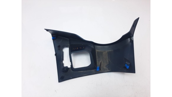 Recambio de moldura para honda pcx 125 2020- referencia OEM IAM 81140K1ZJ10YF 81140K1ZJ101 