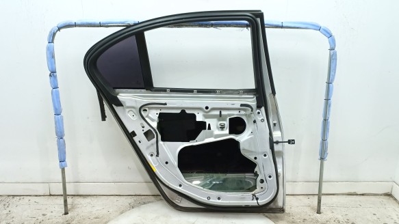 Recambio de puerta trasera izquierda para bmw 5 (e60) 2001-2010 525 d referencia OEM IAM 41009631831 41009631831 
