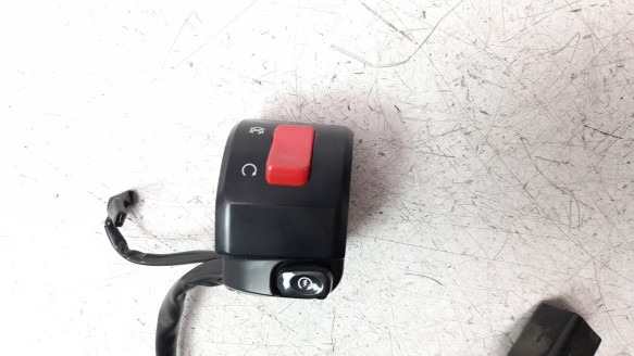 Recambio de piña luces derecha para kawasaki ninja 400 2017- referencia OEM IAM 460910479  