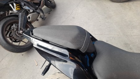 Recambio de asiento trasero para kawasaki ninja 400 2017- referencia OEM IAM 53066061312Y  