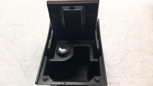 Recambio de cenicero para jaguar xf 2007-2015 3.0 v6 24v cat referencia OEM IAM AX23045H72A  