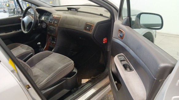 peugeot 307 (3a/c) 2000-2012 del año 2003