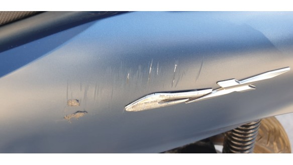 Recambio de moldura para honda pcx 125 2020- referencia OEM IAM 83650K1YJ50ZB  