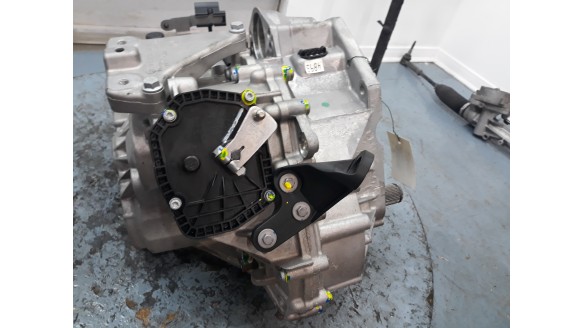 Recambio de caja cambios para volkswagen t-roc 2017- advance style referencia OEM IAM 0CW300041S018 URK 