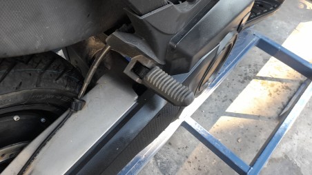 Recambio de estribera derecha para seat mo 2024- mo referencia OEM IAM ESTRIBO  