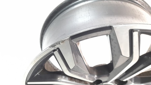 Recambio de llanta para renault clio v 2019- zen referencia OEM IAM 403000324R  