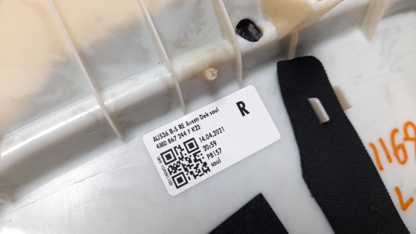 Recambio de moldura para audi q7 4mg 2019- referencia OEM IAM 4M0867244F  