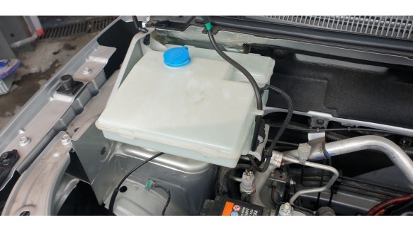 Recambio de deposito limpia para dacia spring electric 2021- business referencia OEM IAM 289103222R  